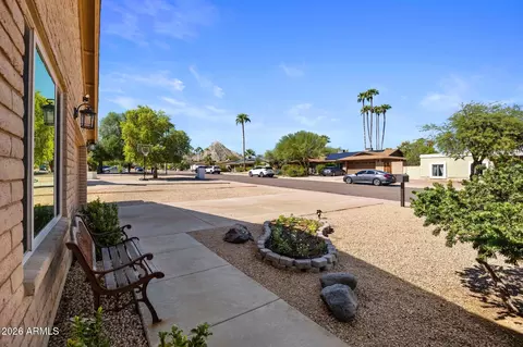 Exterior - 2543 E Mercer Ln, Phoenix, AZ 85028 photo 2 of 7