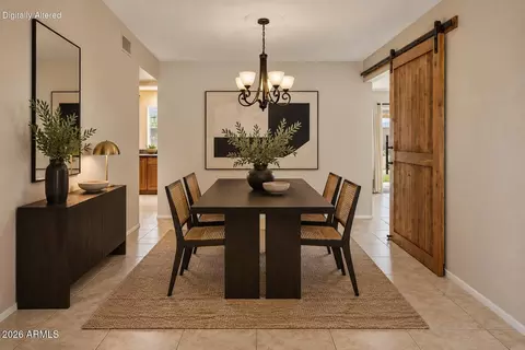 Dining - 2543 E Mercer Ln, Phoenix, AZ 85028 photo 2 of 2