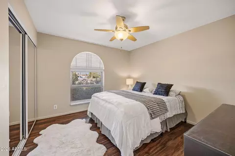 Bedroom - 2543 E Mercer Ln, Phoenix, AZ 85028 photo 1 of 2