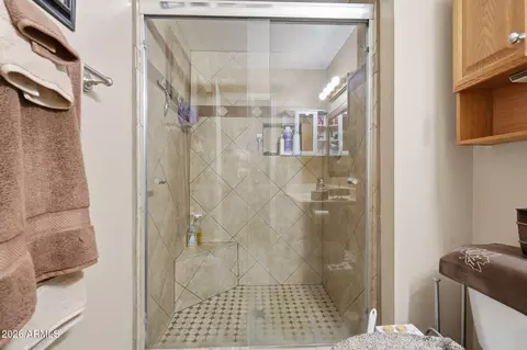 Bath - 410 E Behrend Dr, Phoenix, AZ 85024 photo 4 of 5