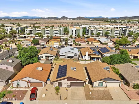 View/Area - 410 E Behrend Dr, Phoenix, AZ 85024 photo 2 of 7
