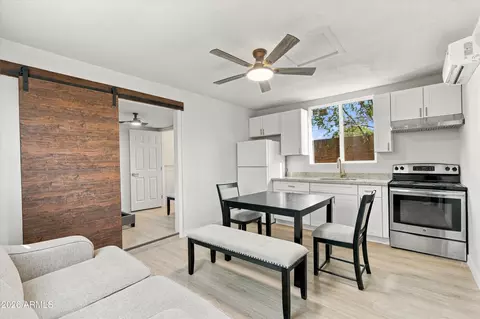Entry Way - 4233 N 32nd Ave, Phoenix, AZ 85017 photo 1 of 1