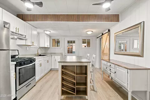 Kitchen - 4233 N 32nd Ave, Phoenix, AZ 85017 photo 1 of 3