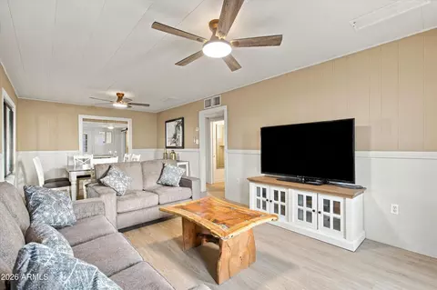 Living - 4233 N 32nd Ave, Phoenix, AZ 85017 photo 1 of 2