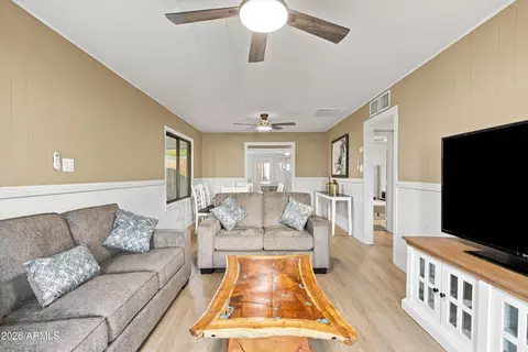 Living - 4233 N 32nd Ave, Phoenix, AZ 85017 photo 2 of 2
