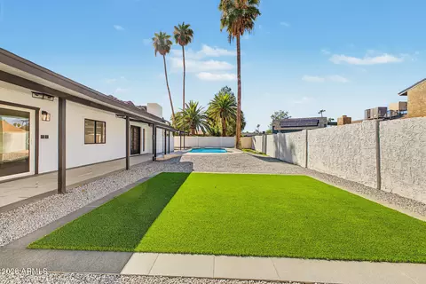 Exterior - 2324 E Cortez St, Phoenix, AZ 85028 photo 5 of 8