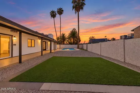 Exterior - 2324 E Cortez St, Phoenix, AZ 85028 photo 6 of 8