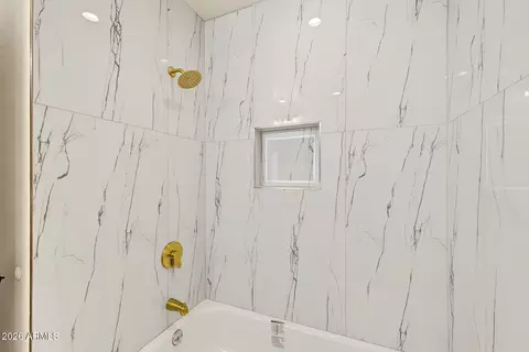 Bath - 2324 E Cortez St, Phoenix, AZ 85028 photo 4 of 5