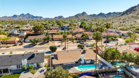 View/Area - 2324 E Cortez St, Phoenix, AZ 85028 photo 5 of 8