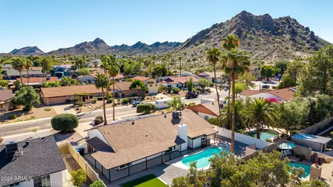 View/Area - 2324 E Cortez St, Phoenix, AZ 85028 photo 2 of 8