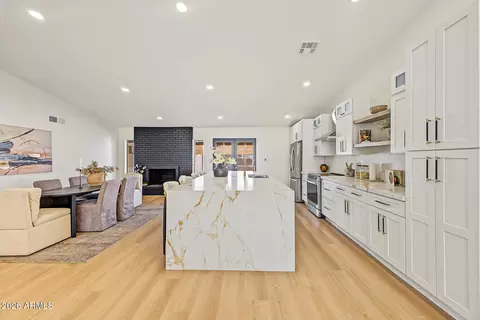 Kitchen - 2324 E Cortez St, Phoenix, AZ 85028 photo 4 of 7