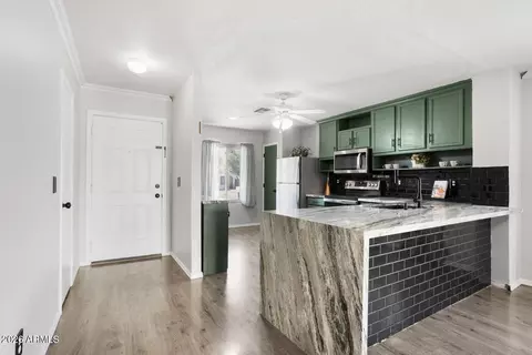 Kitchen - 11014 E Flossmoor Cir, Mesa, AZ 85208 photo 5 of 5
