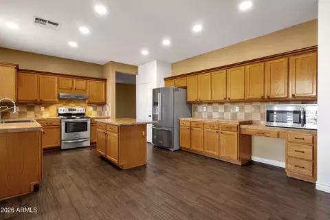 Kitchen - 25634 N Singbush Loop, Phoenix, AZ 85083 photo 2 of 5