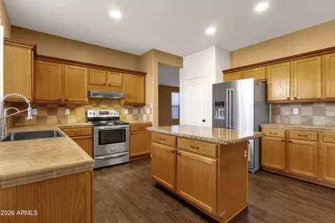 Kitchen - 25634 N Singbush Loop, Phoenix, AZ 85083 photo 3 of 5