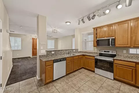 Kitchen - 10056 E Isabella Ave, Mesa, AZ 85209 photo 2 of 4