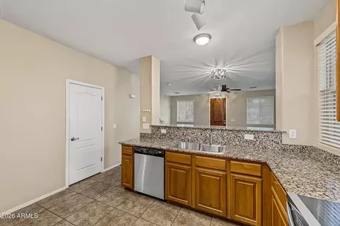 Kitchen - 10056 E Isabella Ave, Mesa, AZ 85209 photo 4 of 4