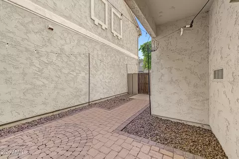 Exterior - 10056 E Isabella Ave, Mesa, AZ 85209 photo 6 of 10
