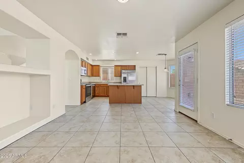 Living - 4106 E Chambers St, Phoenix, AZ 85040 photo 4 of 7