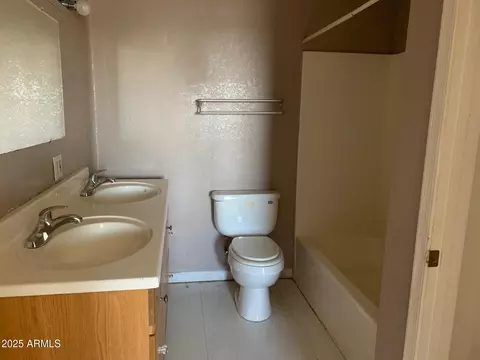 Bath - 2920 E Loma Alta Dr, Douglas, AZ 85607 photo 2 of 3
