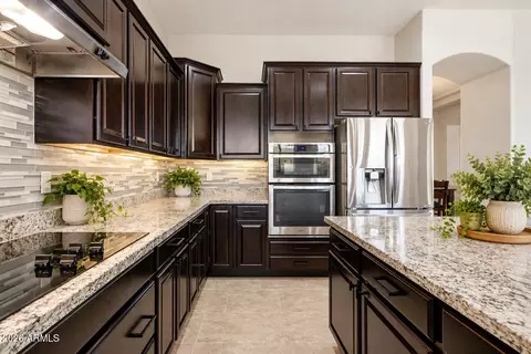 Kitchen - 1532 N Roadrunner Rd, Apache Junction, AZ 85119 photo 4 of 4