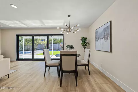 Dining - 1330 E Catalina Dr, Phoenix, AZ 85014 photo 2 of 2