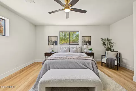 Bedroom - 1330 E Catalina Dr, Phoenix, AZ 85014 photo 3 of 7