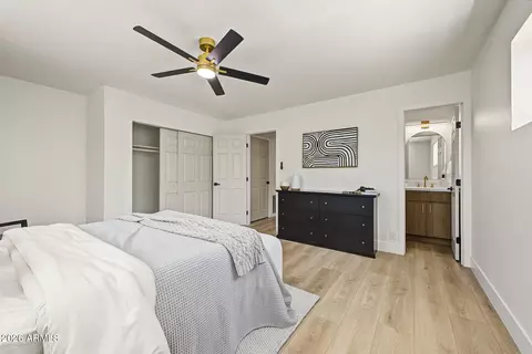Bedroom - 1330 E Catalina Dr, Phoenix, AZ 85014 photo 2 of 7