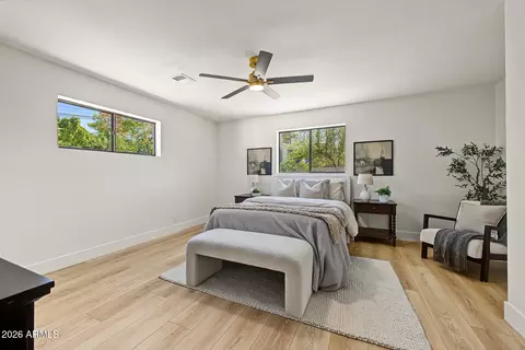 Bedroom - 1330 E Catalina Dr, Phoenix, AZ 85014 photo 1 of 7