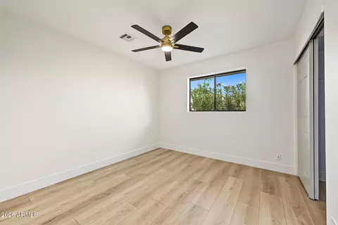 Bedroom - 1330 E Catalina Dr, Phoenix, AZ 85014 photo 4 of 7