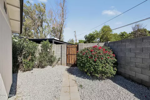 Exterior - 1330 E Catalina Dr, Phoenix, AZ 85014 photo 9 of 9