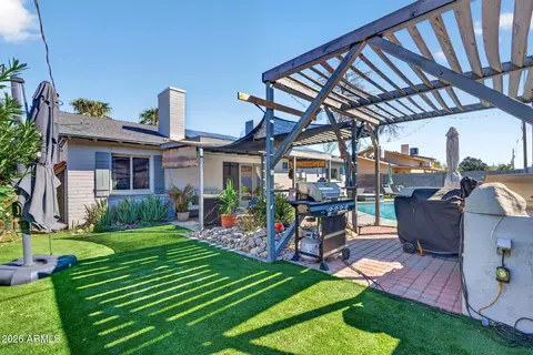 Exterior - 131 E Riviera Dr, Tempe, AZ 85282 photo 3 of 4