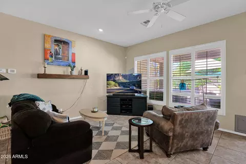 Living - 3102 W Eagle Claw Dr, Phoenix, AZ 85086 photo 2 of 3