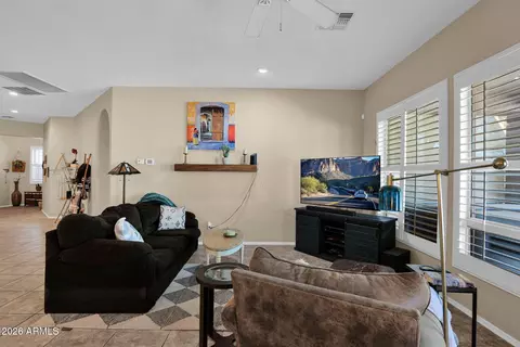 Living - 3102 W Eagle Claw Dr, Phoenix, AZ 85086 photo 3 of 3