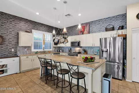 Kitchen - 3102 W Eagle Claw Dr, Phoenix, AZ 85086 photo 1 of 7