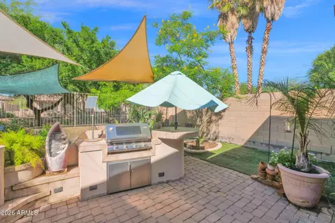 Exterior - 3102 W Eagle Claw Dr, Phoenix, AZ 85086 photo 5 of 12