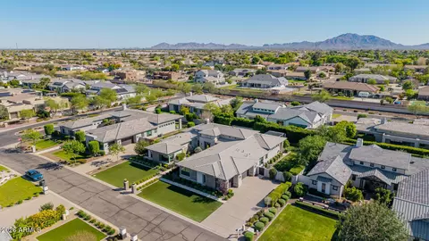 View/Area - 2665 E Hummingbird Way, Gilbert, AZ 85297 photo 10 of 11