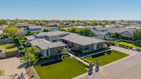 View/Area - 2665 E Hummingbird Way, Gilbert, AZ 85297 photo 4 of 11