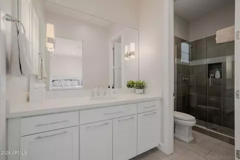 Bath - 2665 E Hummingbird Way, Gilbert, AZ 85297 photo 9 of 9