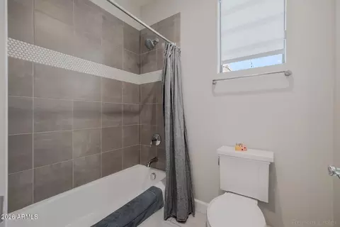Bath - 2665 E Hummingbird Way, Gilbert, AZ 85297 photo 8 of 9