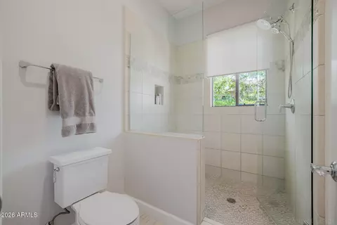 Bath - 2665 E Hummingbird Way, Gilbert, AZ 85297 photo 6 of 9