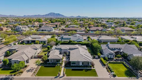 View/Area - 2665 E Hummingbird Way, Gilbert, AZ 85297 photo 9 of 11