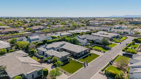 View/Area - 2665 E Hummingbird Way, Gilbert, AZ 85297 photo 8 of 11