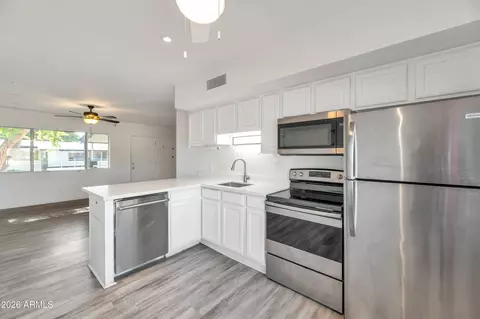 Kitchen - 749 E Montebello Ave #229, Phoenix, AZ 85014 photo 2 of 2