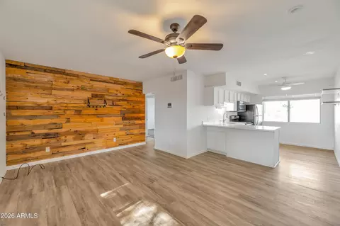 Living - 749 E Montebello Ave #229, Phoenix, AZ 85014 photo 1 of 4