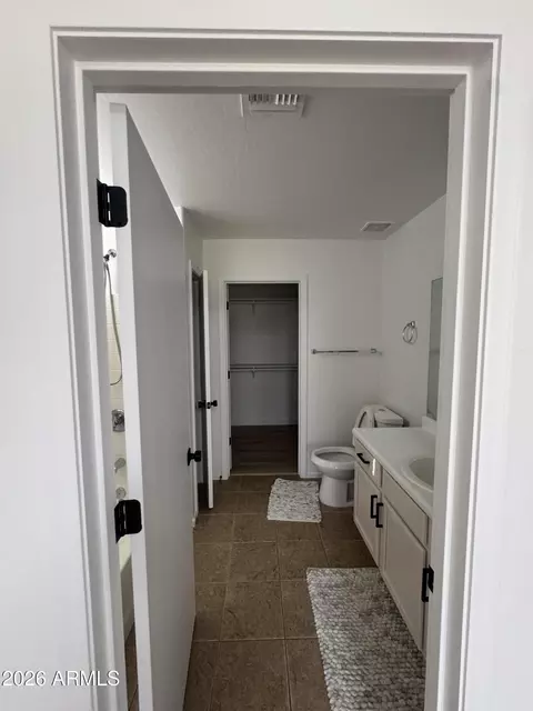 Bath - 2739 E Beverly Ln, Phoenix, AZ 85032 photo 2 of 4