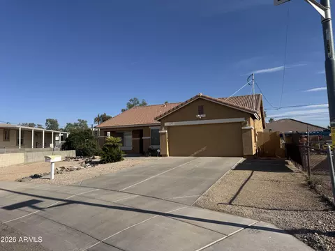 Exterior - 2739 E Beverly Ln, Phoenix, AZ 85032 photo 9 of 12