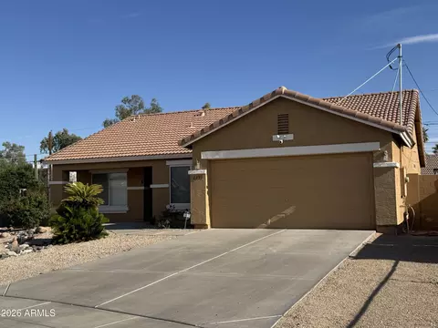 Exterior - 2739 E Beverly Ln, Phoenix, AZ 85032 photo 10 of 12