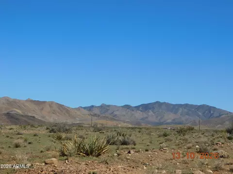 213 Gateway Acres -- #39, Golden Valley, AZ 86413