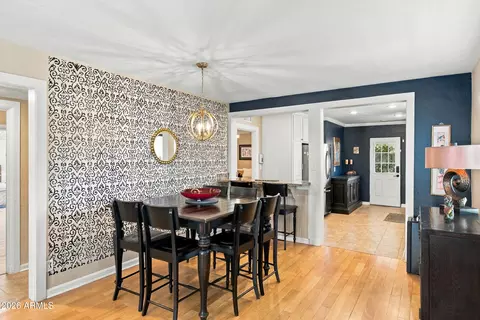 Dining - 4002 N 32nd Pl, Phoenix, AZ 85018 photo 1 of 3