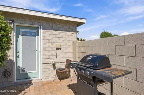 Exterior - 4002 N 32nd Pl, Phoenix, AZ 85018 photo 4 of 5